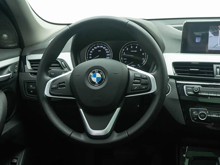 BMW X1 2019 s Drive 20 Li Leading — фото 11