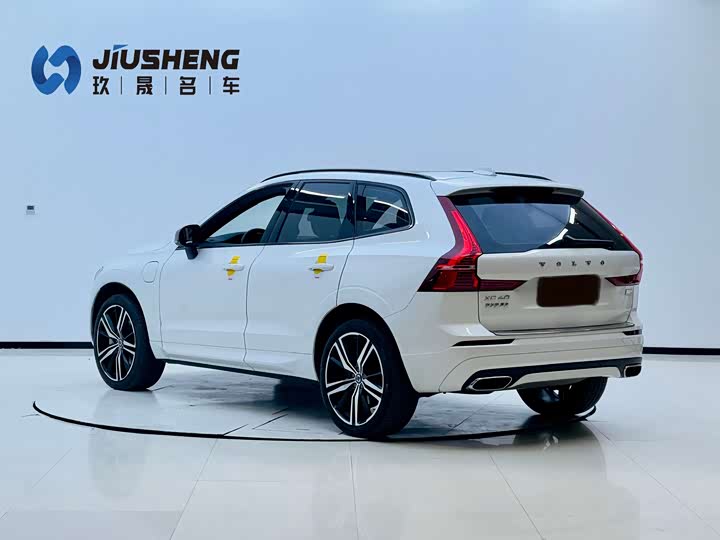 Volvo XC60 Hybrid 2021 T 8 E Hybrid — фото 2