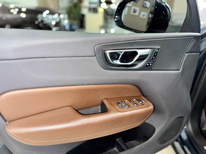 Volvo XC60 2020 T 5 4 WD — фото 13