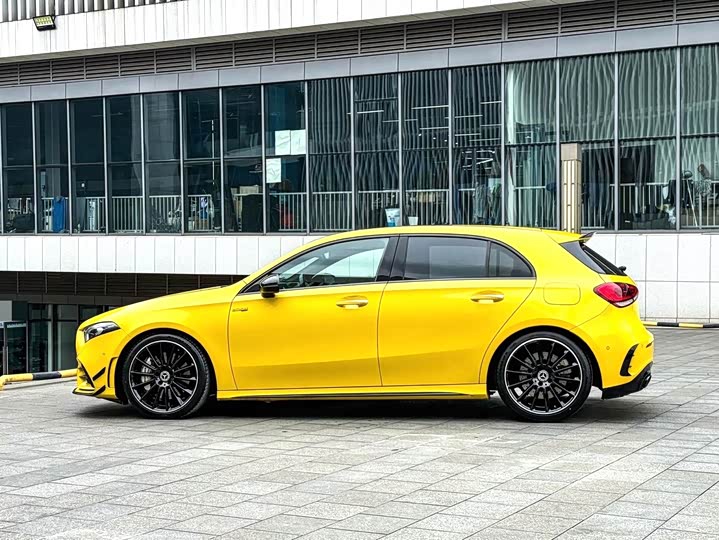 Mercedes-Benz A-Class 2022 AMG A 35 4 MATIC — фото 14