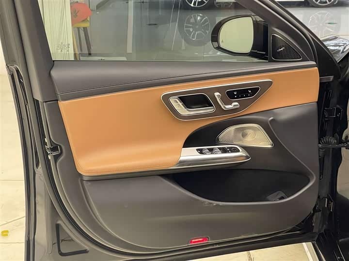 Mercedes-Benz E-Class 2024 E 300 L — фото 11