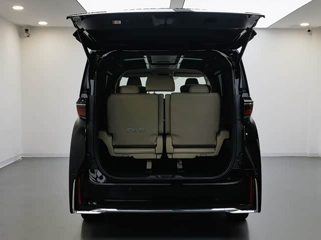 Toyota Vellfire — фото 8