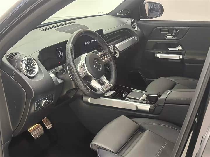 Mercedes-Benz GLB 2023 AMG GLB 35 4 MATIC — фото 12