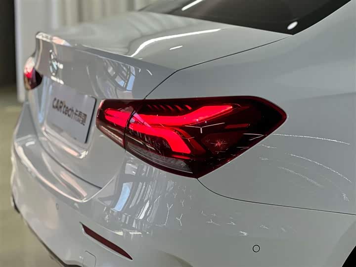 Mercedes-Benz A-Class 2019 A 200 L — фото 12
