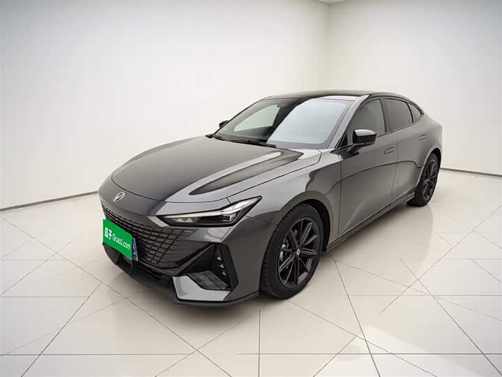 Changan UNI-V 2022 1.5 T Premium — фото 1