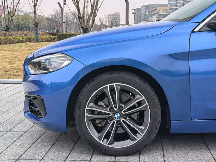 BMW 1-Series 2018 118i Sport — фото 4