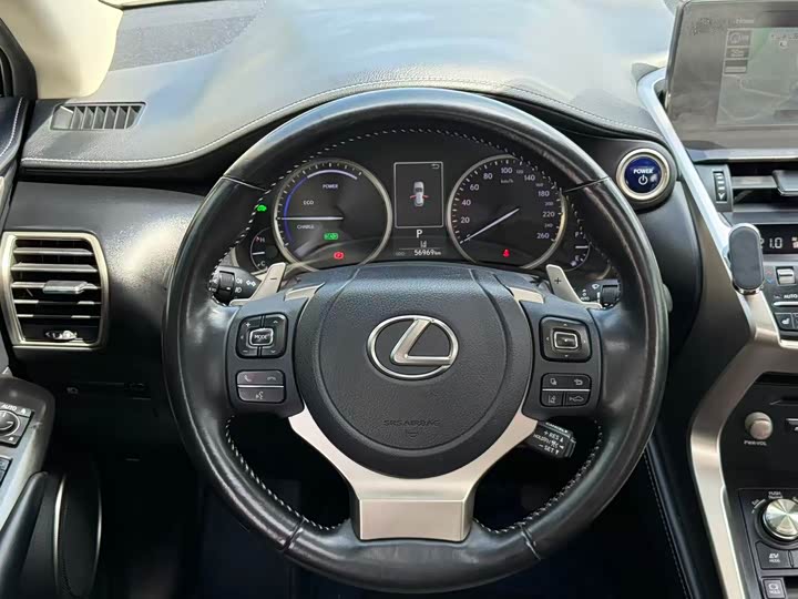 Lexus NX 2020 300h V — фото 8