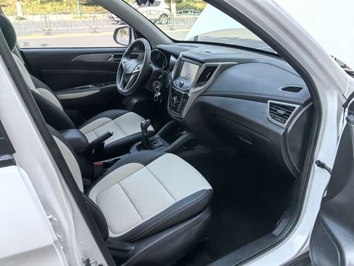 Changan CS35 2017 1.6 L MTLuxury — фото 16