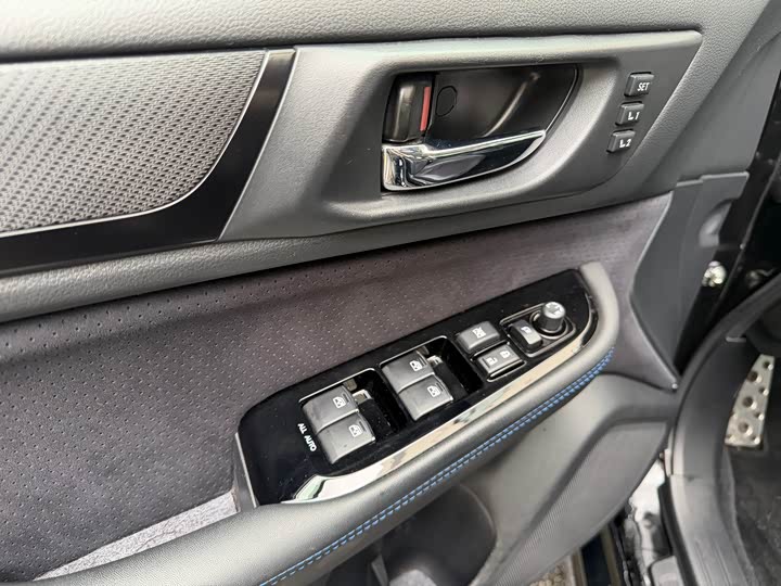 Subaru Legacy — фото 19