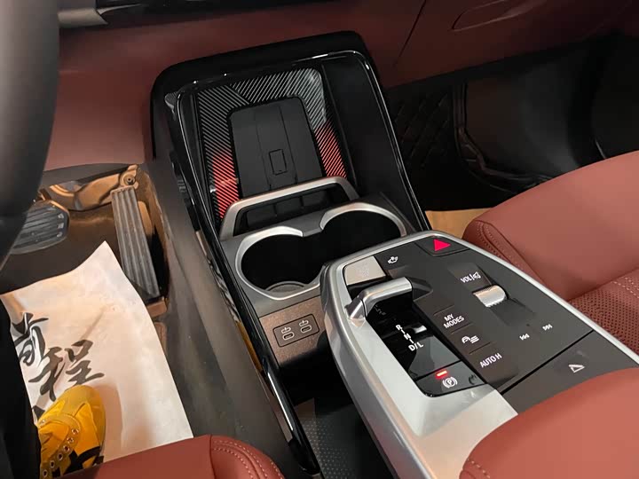 BMW X1 sDrive25Li M спортпакет — фото 8