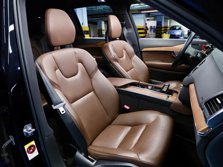 Volvo XC90 2021 B 5 — фото 11
