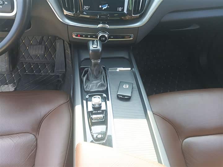 Volvo XC60 2020 T 5 4 WD — фото 7