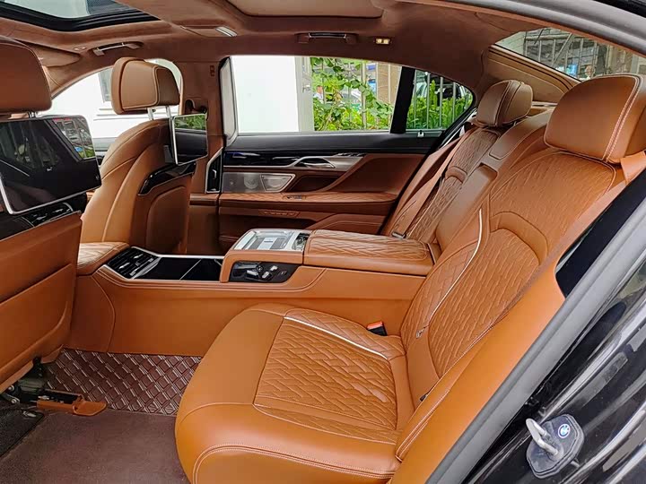 BMW 7-Series 2021 740 Li x Drive M — фото 8