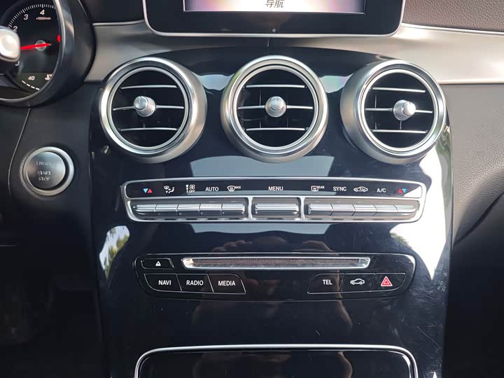 Mercedes-Benz GLC 2017 GLC 200 4 MATIC SUV — фото 14