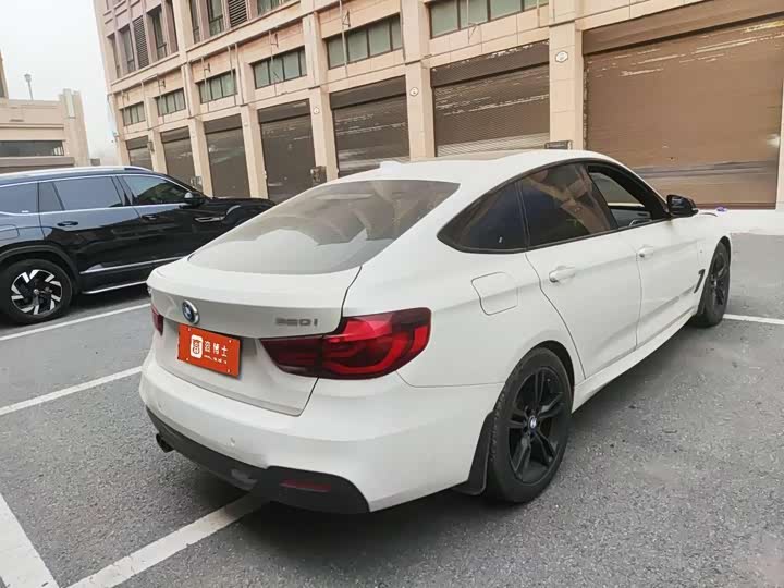 BMW 3-Series 2019 320i MSport — фото 2
