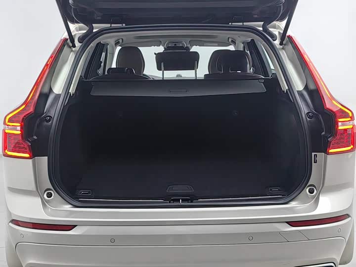 Volvo XC60 T5 полный привод V — фото 16
