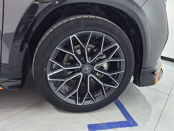 Changan UNI-T 2022 1.5 T Premium — фото 6