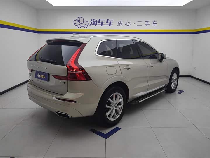 Volvo XC60 2021 T 5 4 WD — фото 3