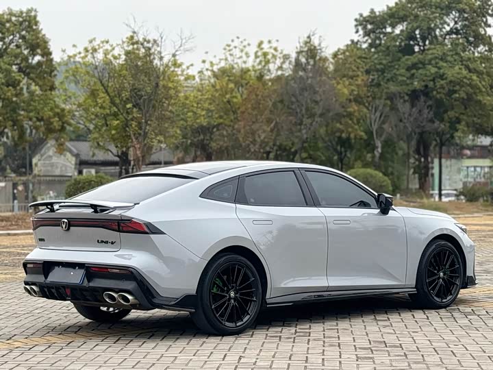 Changan UNI-V 2022 2.0 T — фото 23