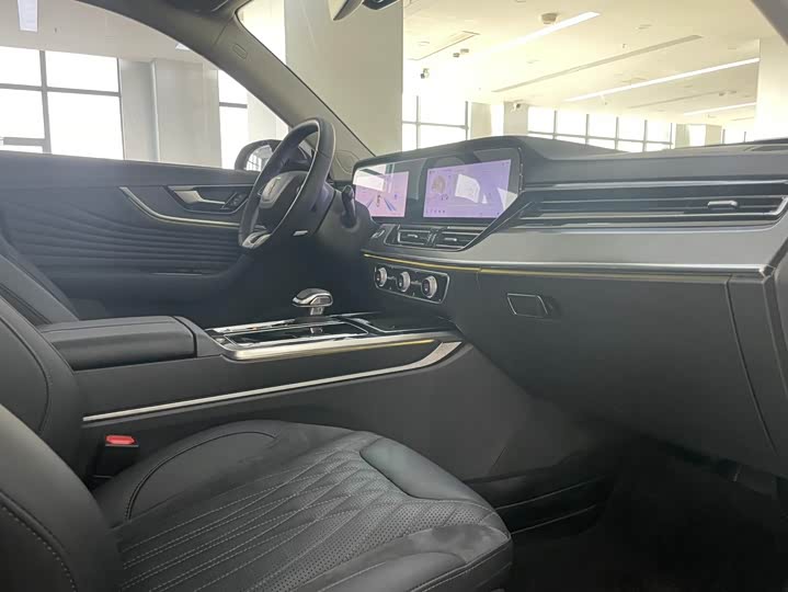 Hongqi HS5 2023 2.0 T Pro — фото 4