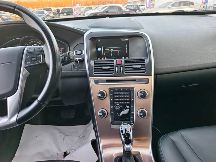 Volvo XC60 2015 T 5 — фото 13