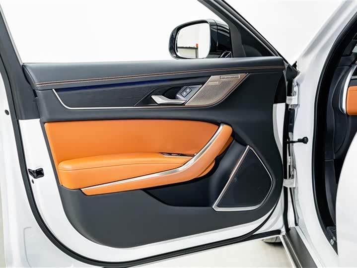 Jaguar XFL 2024 2.0 T P 300 4 WD — фото 19