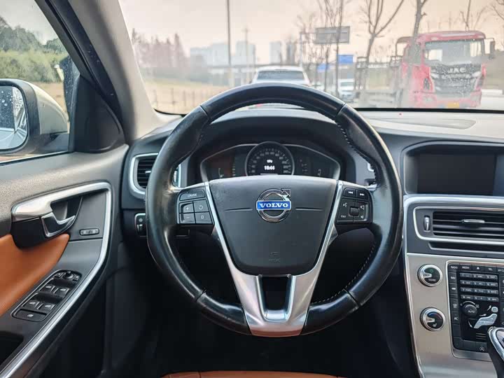 Volvo S60 2015 S 60 L 2.0 T — фото 9