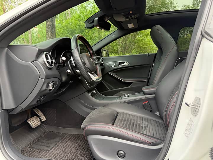 Mercedes-Benz CLA — фото 10
