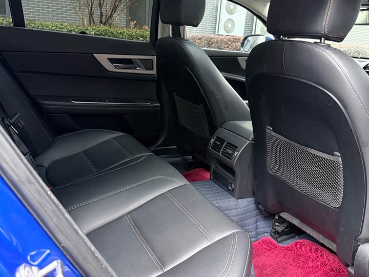 Jaguar XEL 2019 2.0 T 200 PS — фото 6