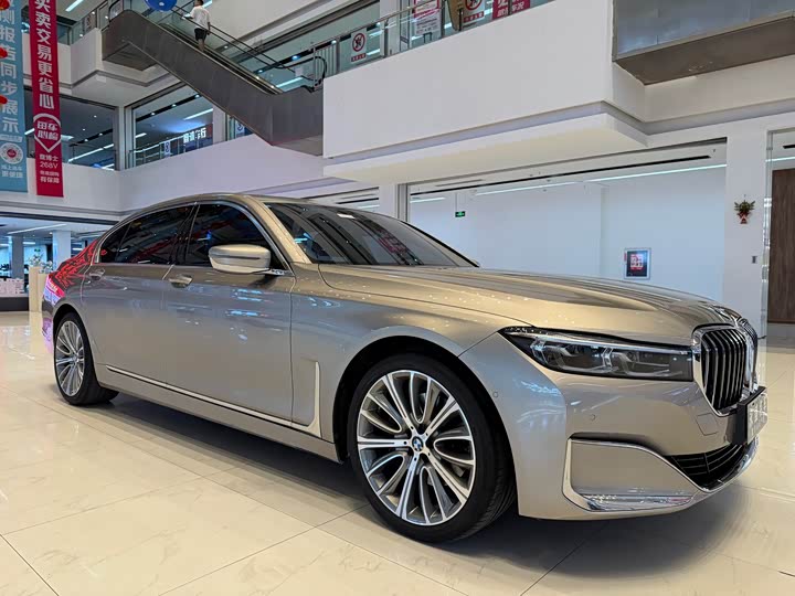 BMW 7 Series 740Li продвинутая люкс-пакет — фото 3