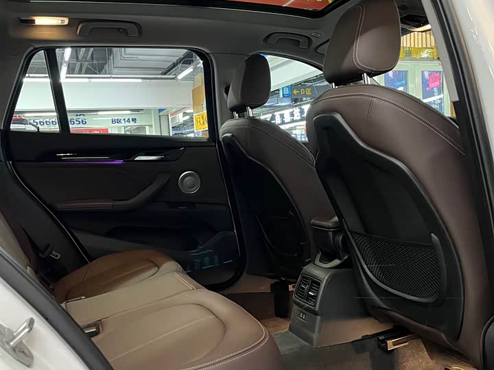 BMW X1 2021 s Drive 25 Li Leading — фото 14