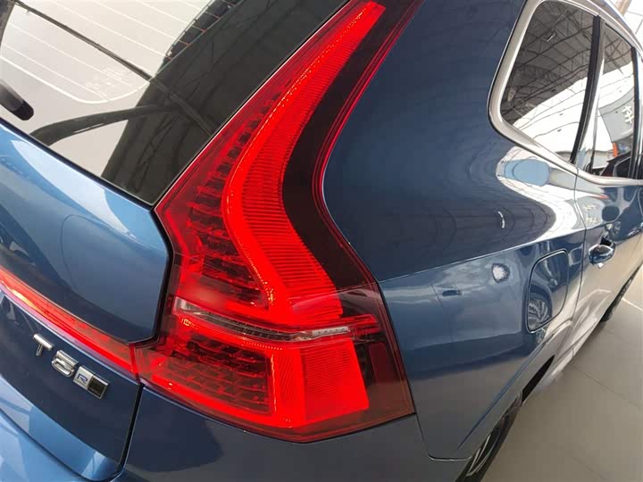 Volvo XC60 2018 T 5 4 WD — фото 24
