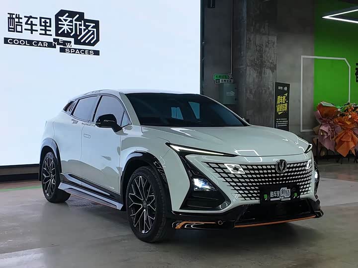 Changan UNI-T 2022 1.5 T Premium — фото 3