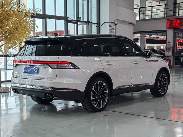 Lincoln Aviator — фото 9