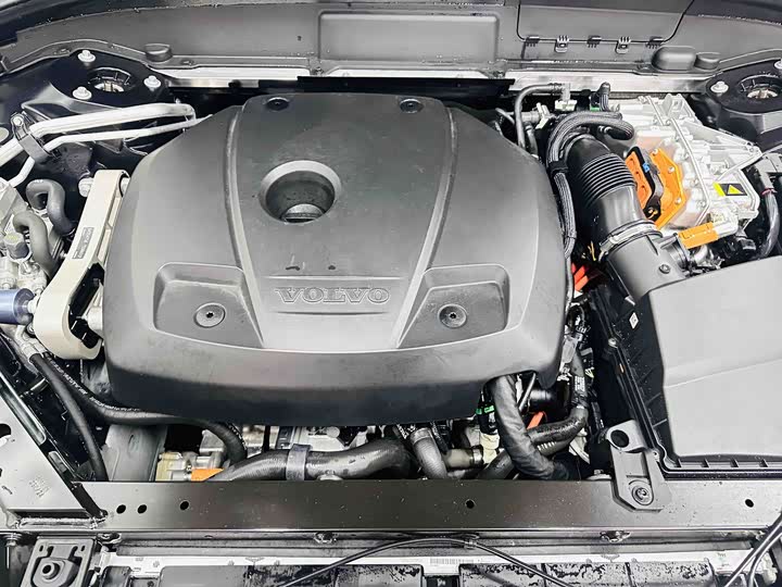 Volvo XC60 Hybrid 2025 Hybrid 4 WD — фото 15