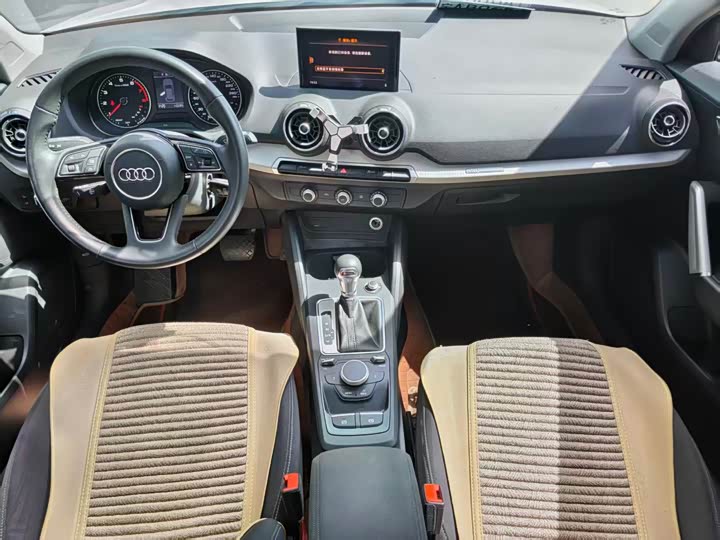 Audi Q2L 2021 35 TFSI — фото 6