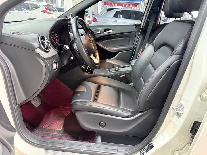 Mercedes-Benz B-Class 2017 B 200 — фото 11