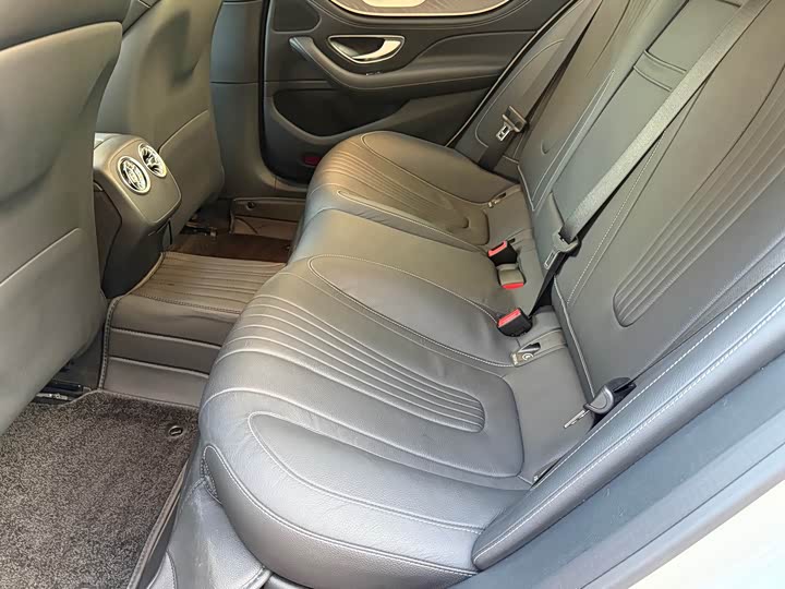Mercedes-Benz CLS 2023 CLS 300 Luxury — фото 16