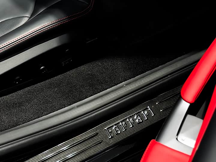 Ferrari F8 2020 Spider 3.9 T V 8 — фото 17