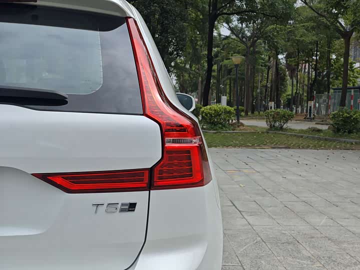 Volvo XC60 2020 T 5 4 WD — фото 9