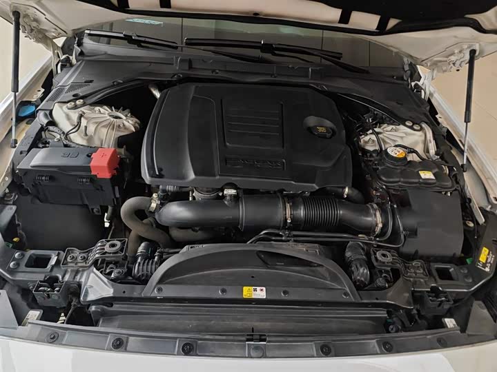 Jaguar XEL 2020 2.0 T 200 PS R-DYNAMIC S — фото 16