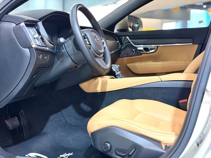 Volvo V90 2019 Cross Country T 5 AWD V — фото 15