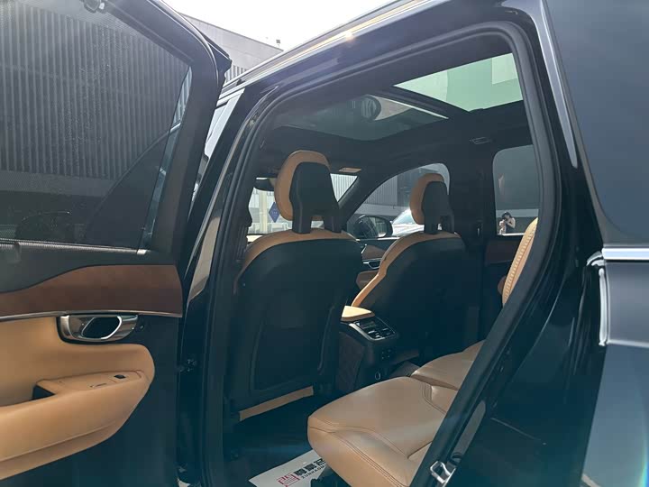 Volvo XC90 2018 T 6 7 — фото 12