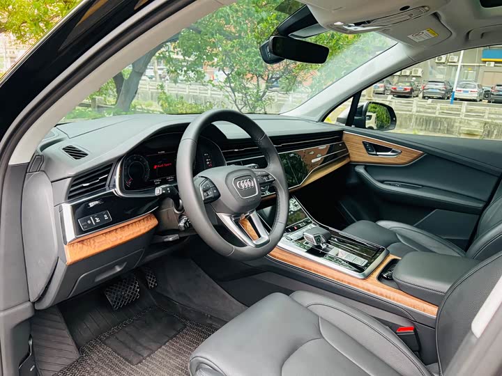 Audi Q7 2022 55 TFSI quattro S line Premium — фото 10