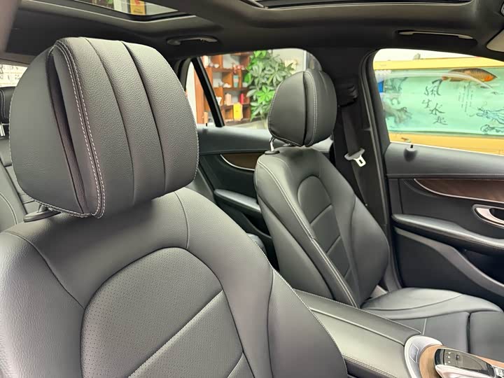 Mercedes-Benz GLC 2016 GLC 300 4 MATIC — фото 37