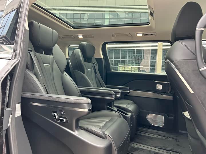Hongqi HQ9 PHEV 2024 2.0 T 4 WD — фото 7