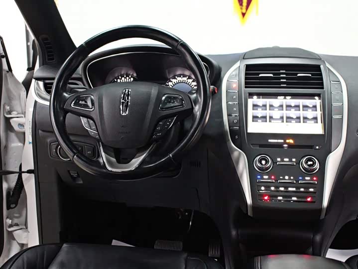 Lincoln MKC 2018 2.0 T 2 WD — фото 9