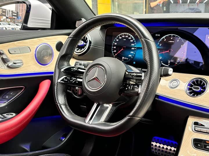 Mercedes-Benz E-Class 2021 E 300 — фото 18