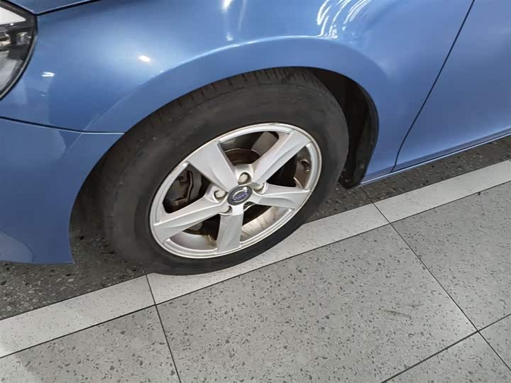 Volvo V40 2016 T 3 — фото 25