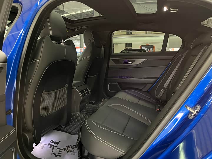 Jaguar XEL 2020 2.0 T 200 PS R-DYNAMIC S — фото 12